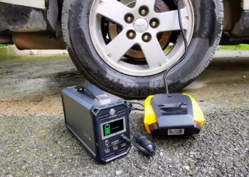 Flashfish-G300-Review-Portable-Power-Generator