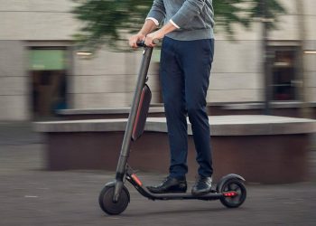 Segway Ninebot Kickscooter ES4 Review: Best e-Scooter Under $800